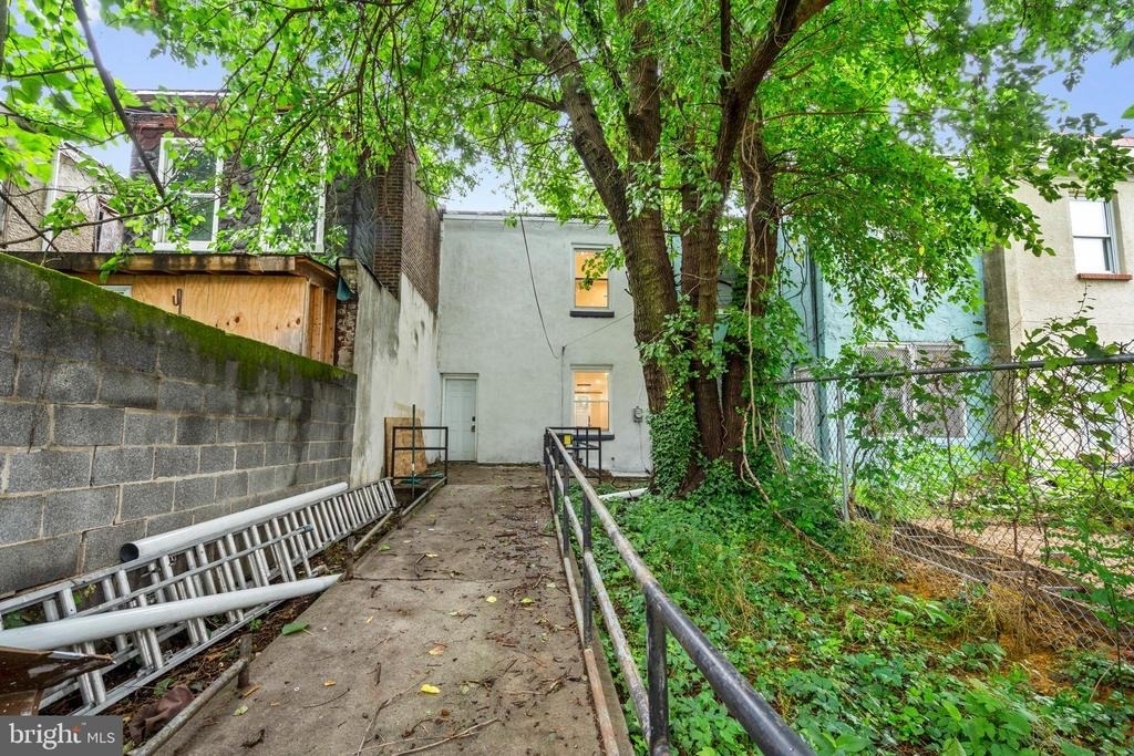 1908 N Croskey Street - Photo 21