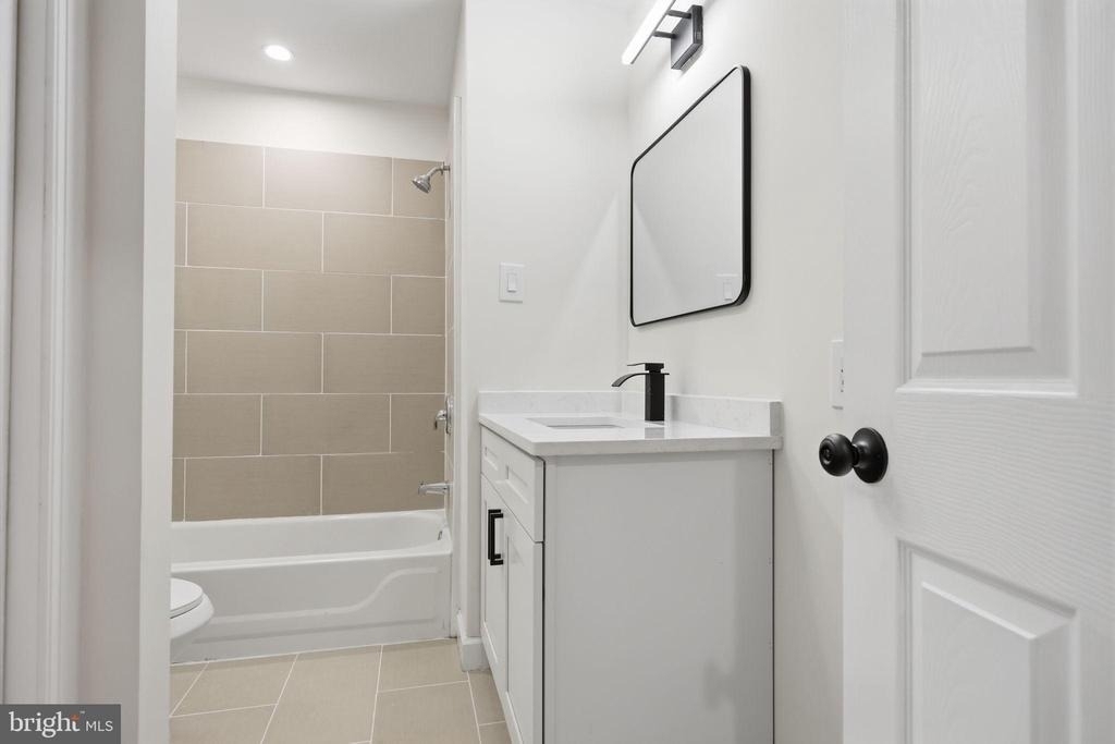 1908 N Croskey Street - Photo 13