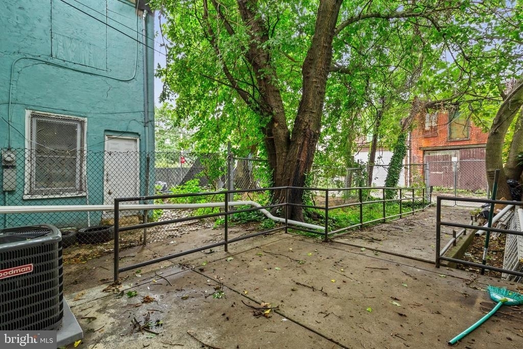 1908 N Croskey Street - Photo 22