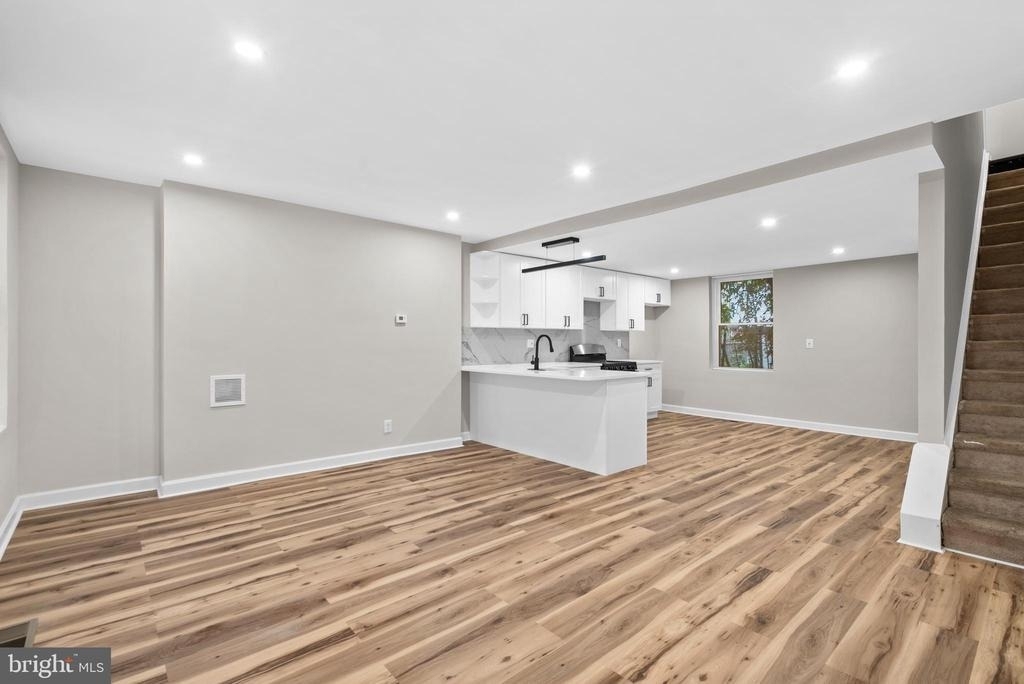 1908 N Croskey Street - Photo 4