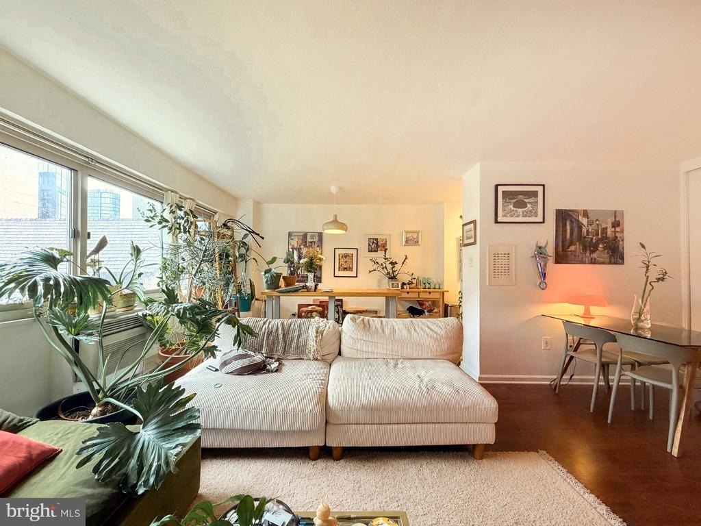 2101 Chestnut Street - Photo 3