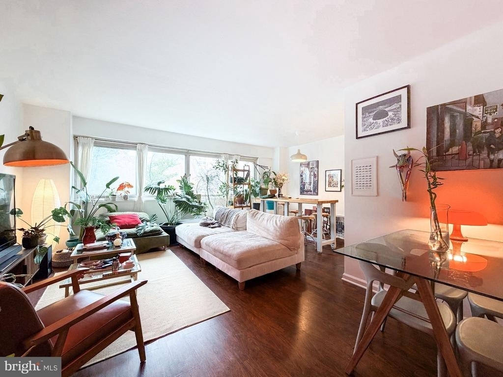 2101 Chestnut Street - Photo 1