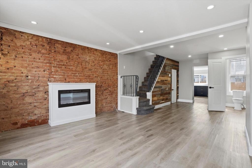 3185 Agate Street - Photo 2