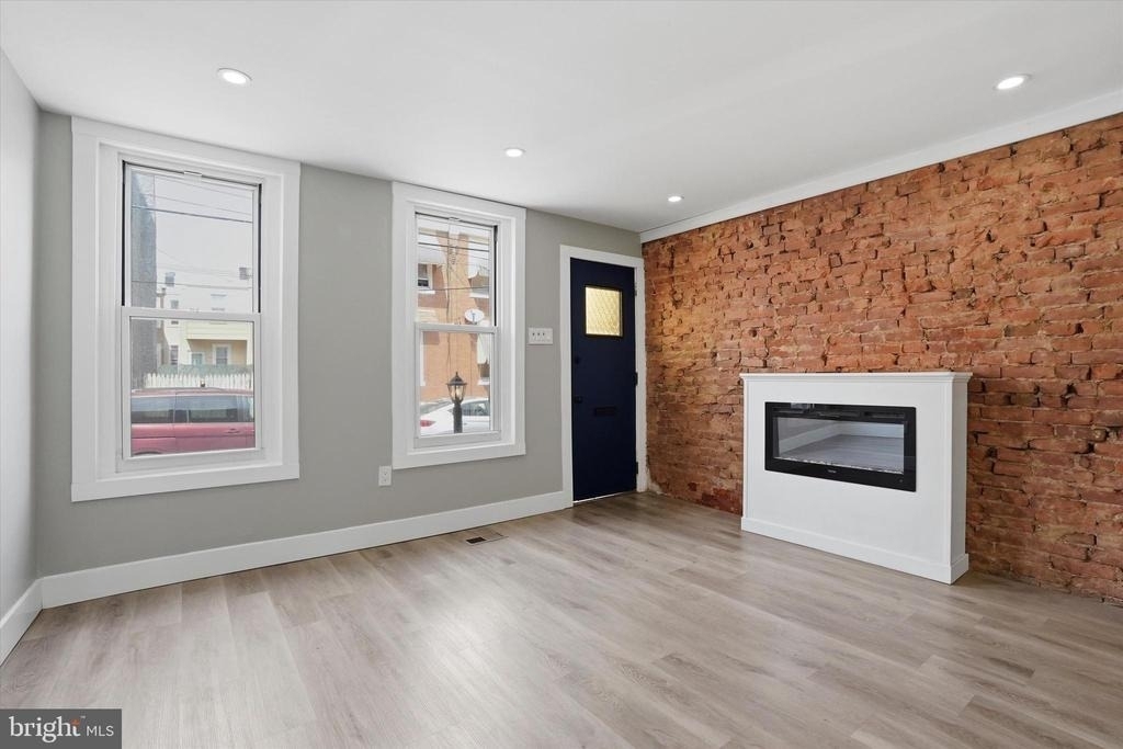 3185 Agate Street - Photo 3