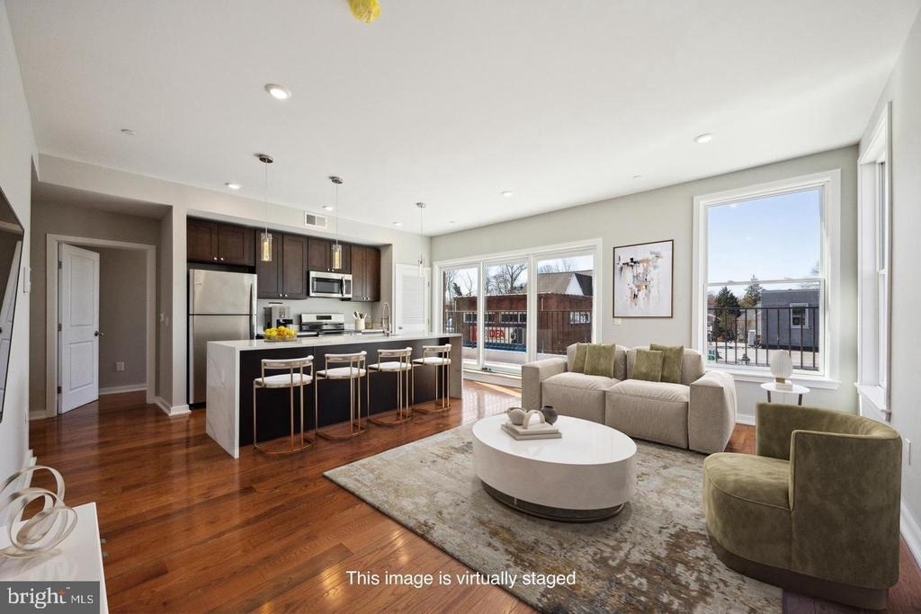 100 Forrest Avenue - Photo 0
