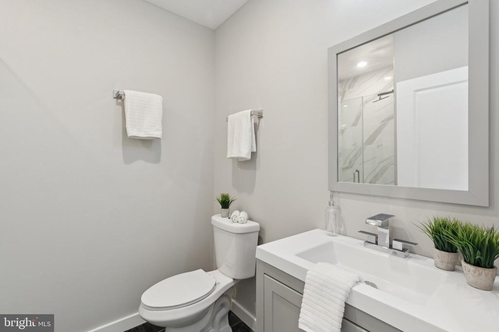 100 Forrest Avenue - Photo 3