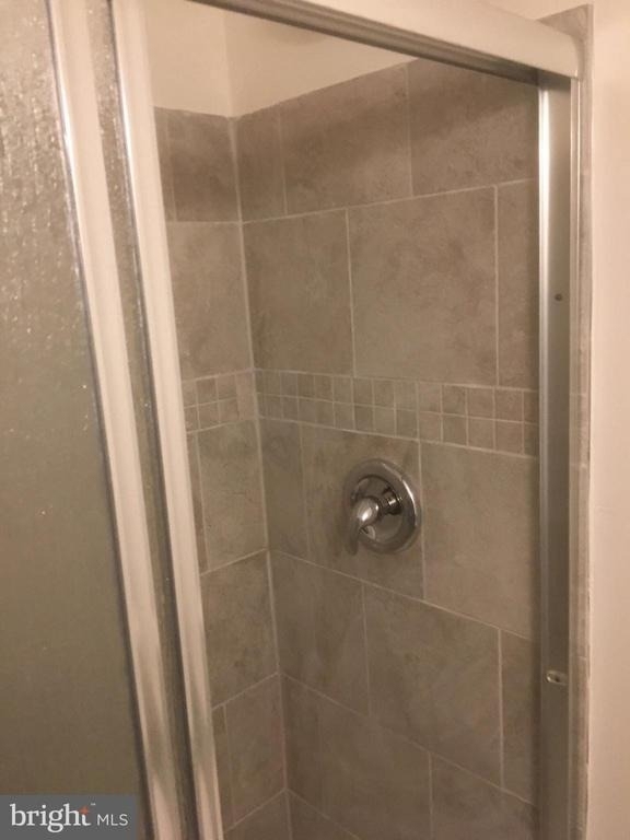 883 Windermere Avenue - Photo 3