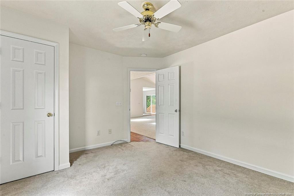 709 Essex Court - Photo 18
