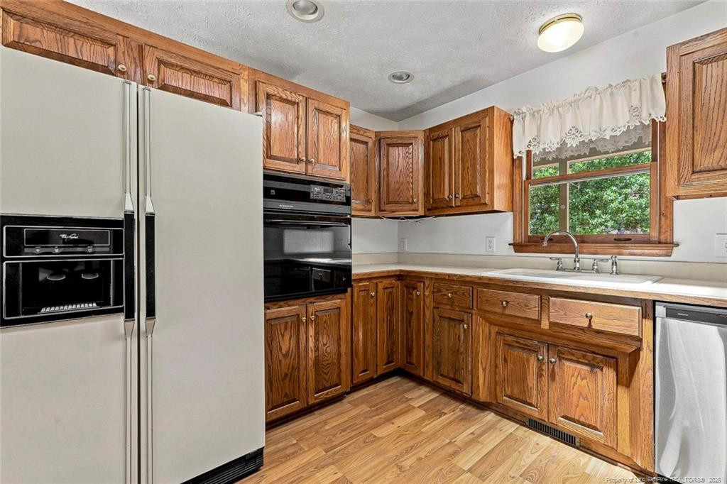 709 Essex Court - Photo 11