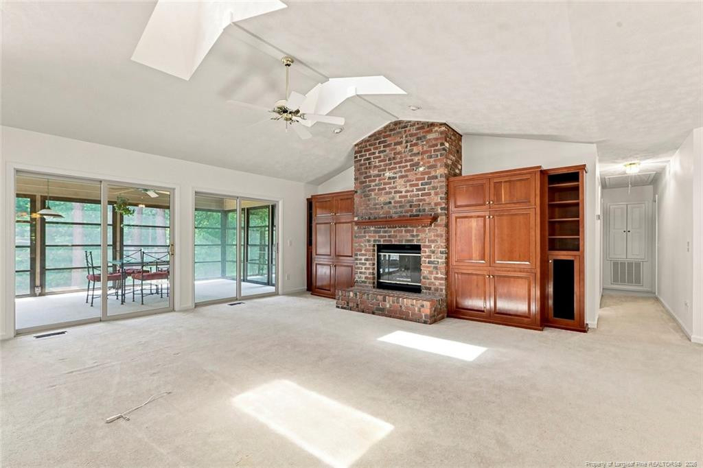 709 Essex Court - Photo 5