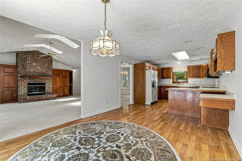 709 Essex Court - Photo 9