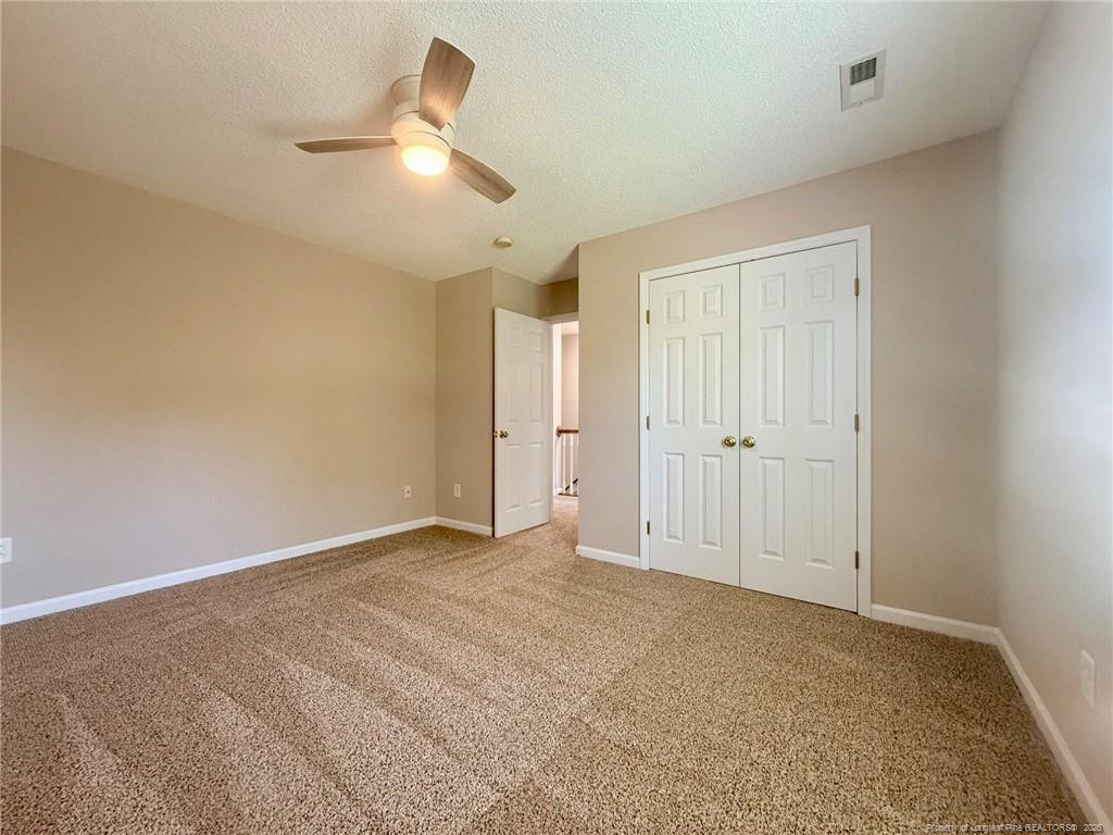 81 Essex Court W - Photo 17