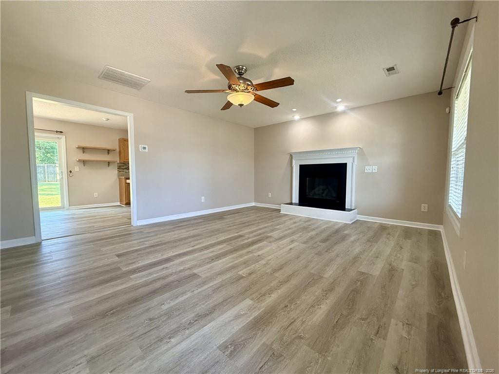 81 Essex Court W - Photo 2