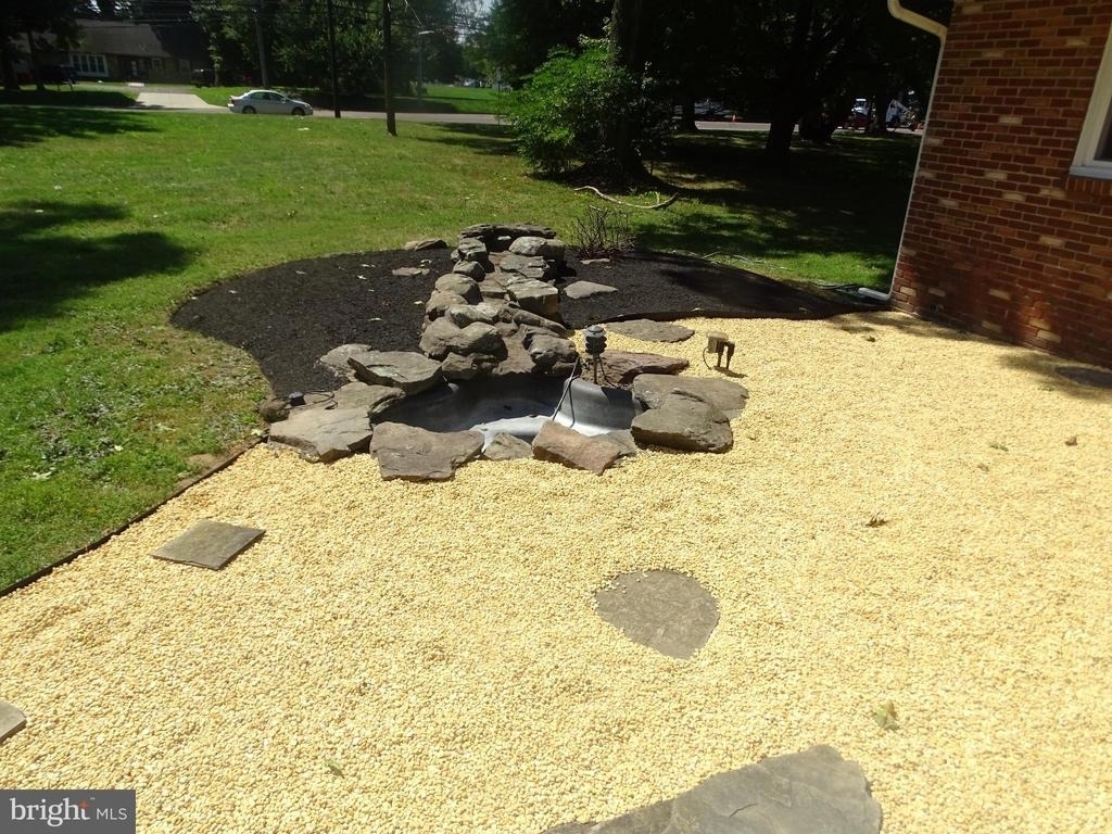 449 Street Road - Photo 2