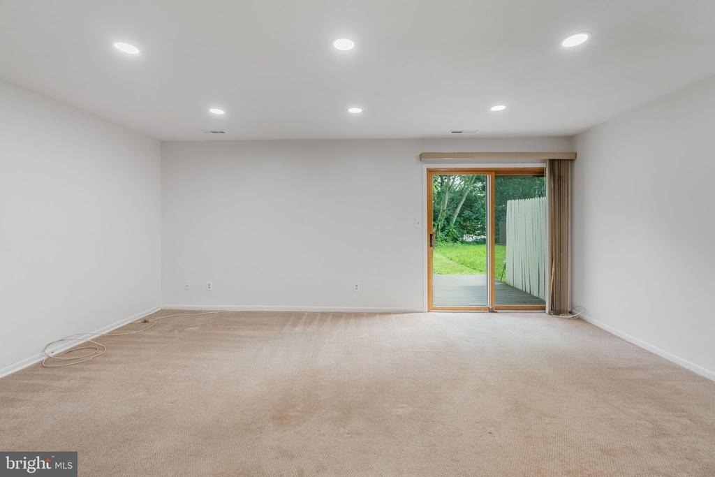 1019 Bancroft Place - Photo 3