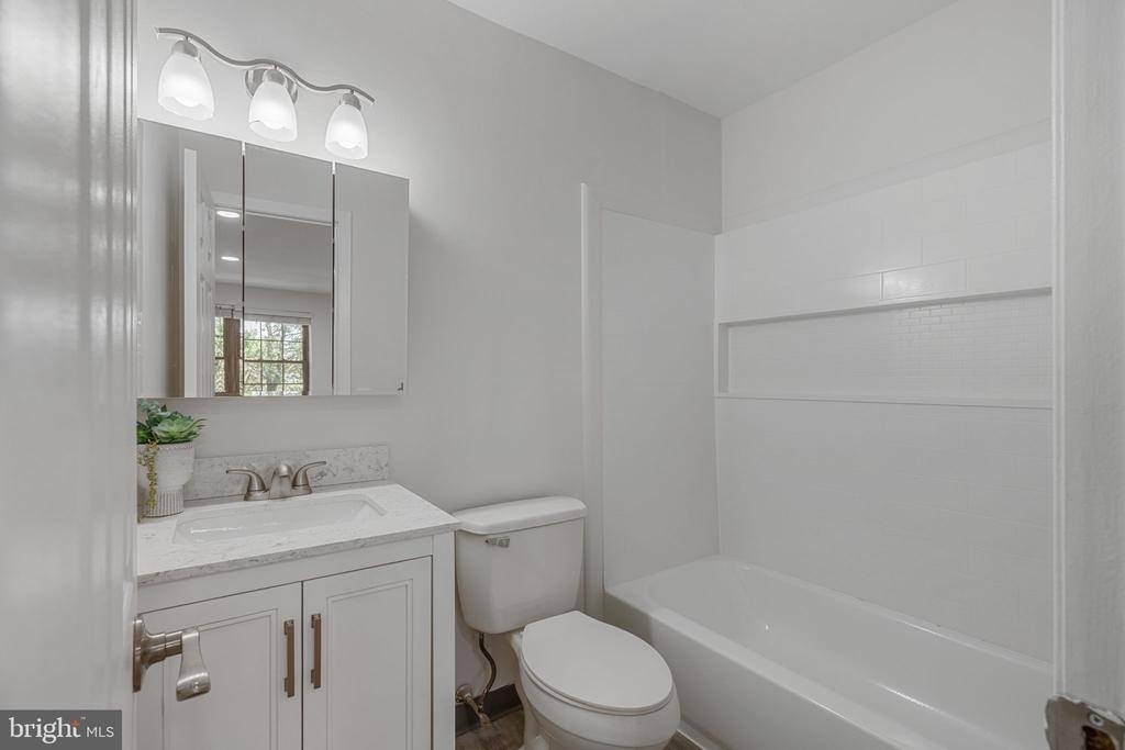 1019 Bancroft Place - Photo 6
