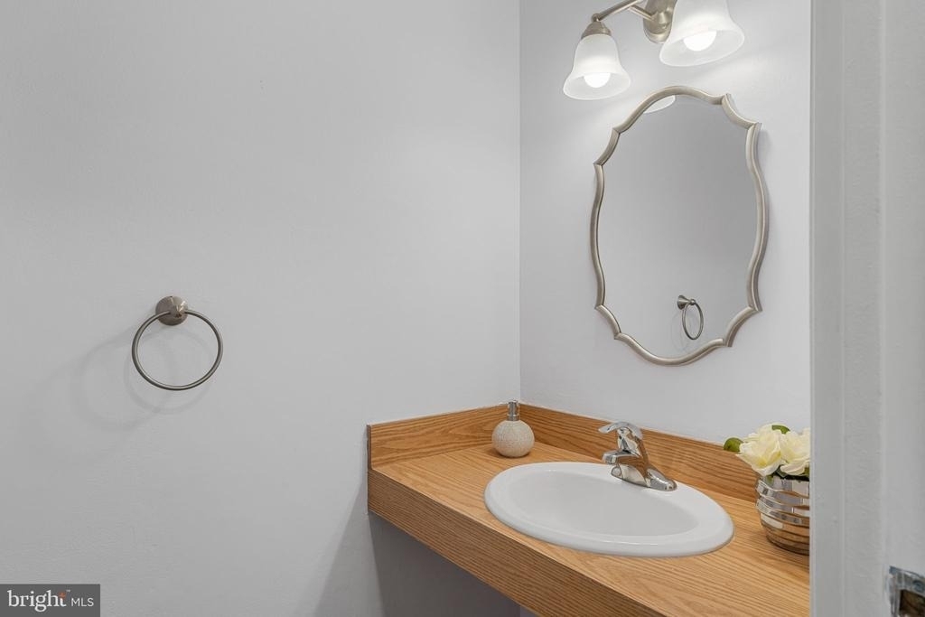 1019 Bancroft Place - Photo 7