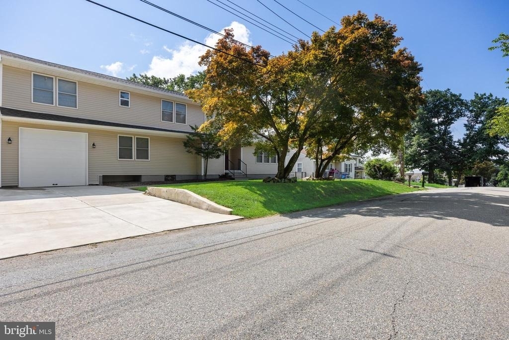 55 Shawnee Ave - Photo 0
