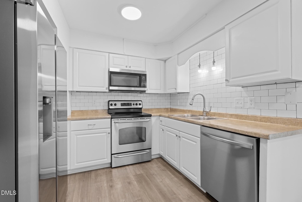 1208 Manassas - Photo 8