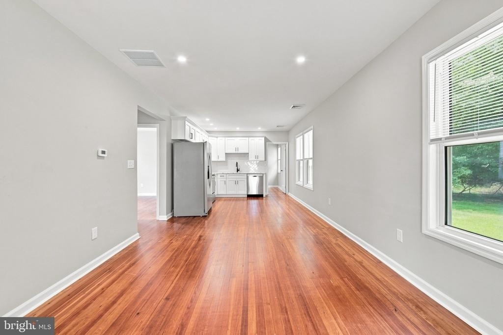 107 Broad Avenue - Photo 1