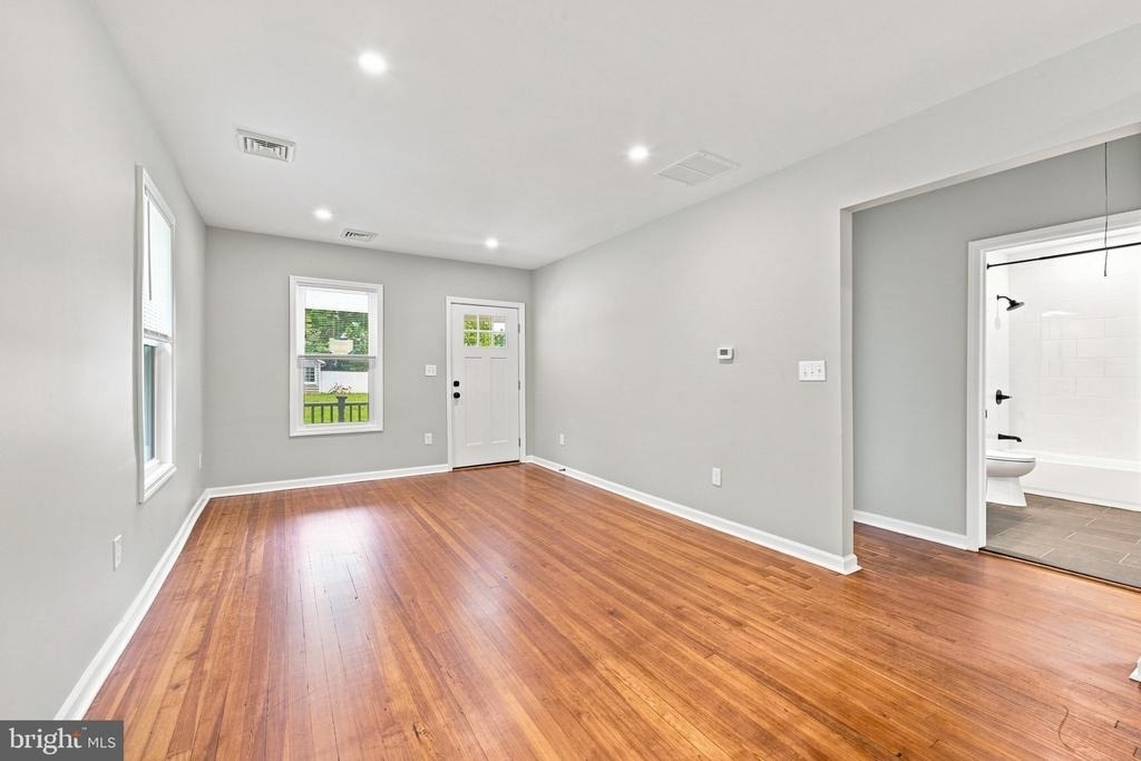 107 Broad Avenue - Photo 2