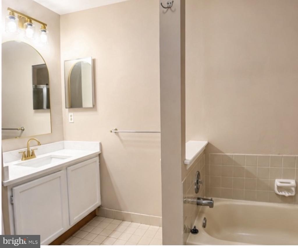 237 Andover Place - Photo 18