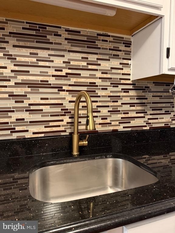 237 Andover Place - Photo 11