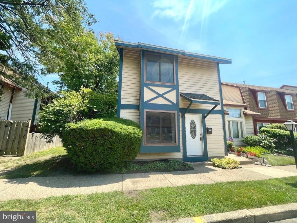 1 Dover Court - Photo 11