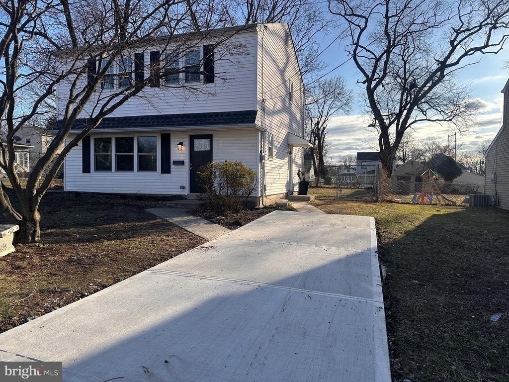 225 Velde Avenue - Photo 1