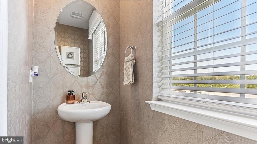 122 Essex Drive - Photo 18