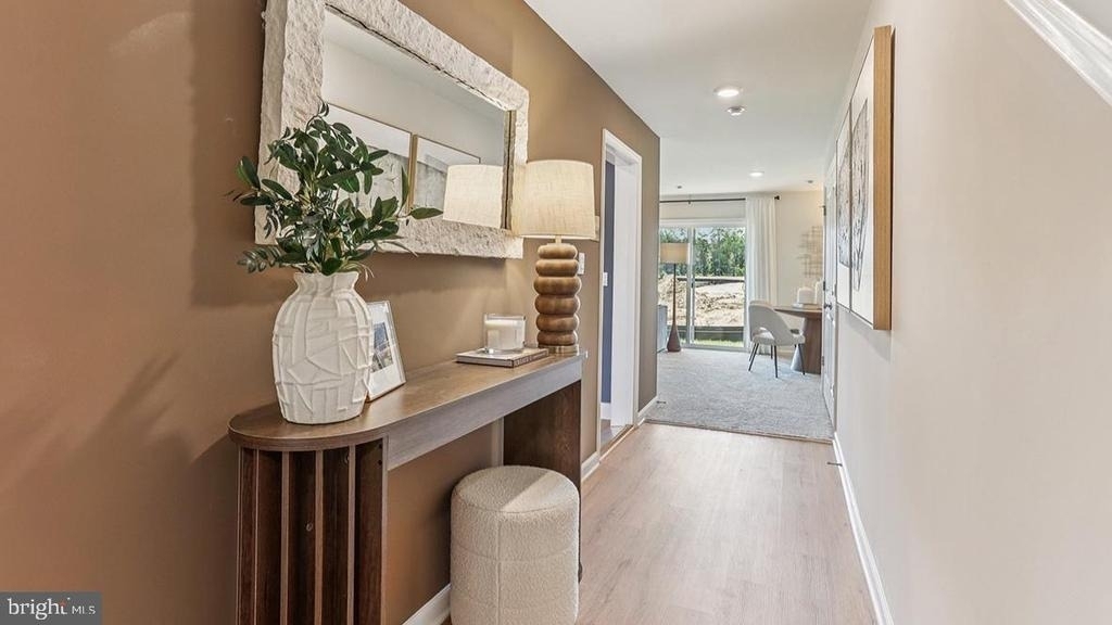 122 Essex Drive - Photo 3