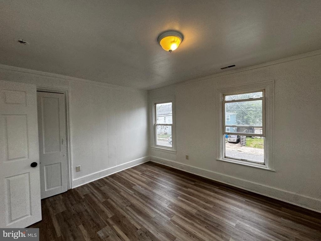 323 E Vine Street - Photo 21