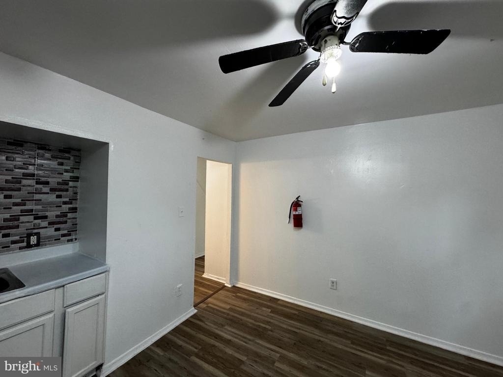 323 E Vine Street - Photo 6