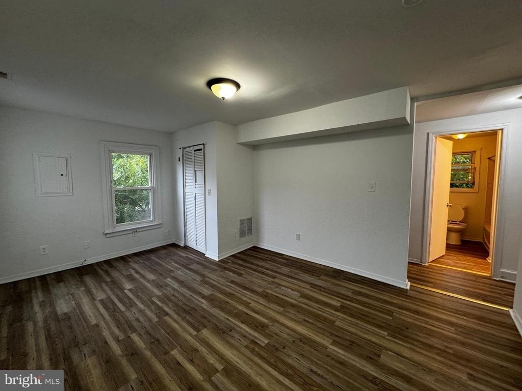 323 E Vine Street - Photo 8