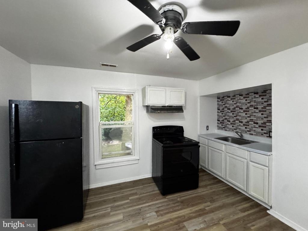 323 E Vine Street - Photo 5