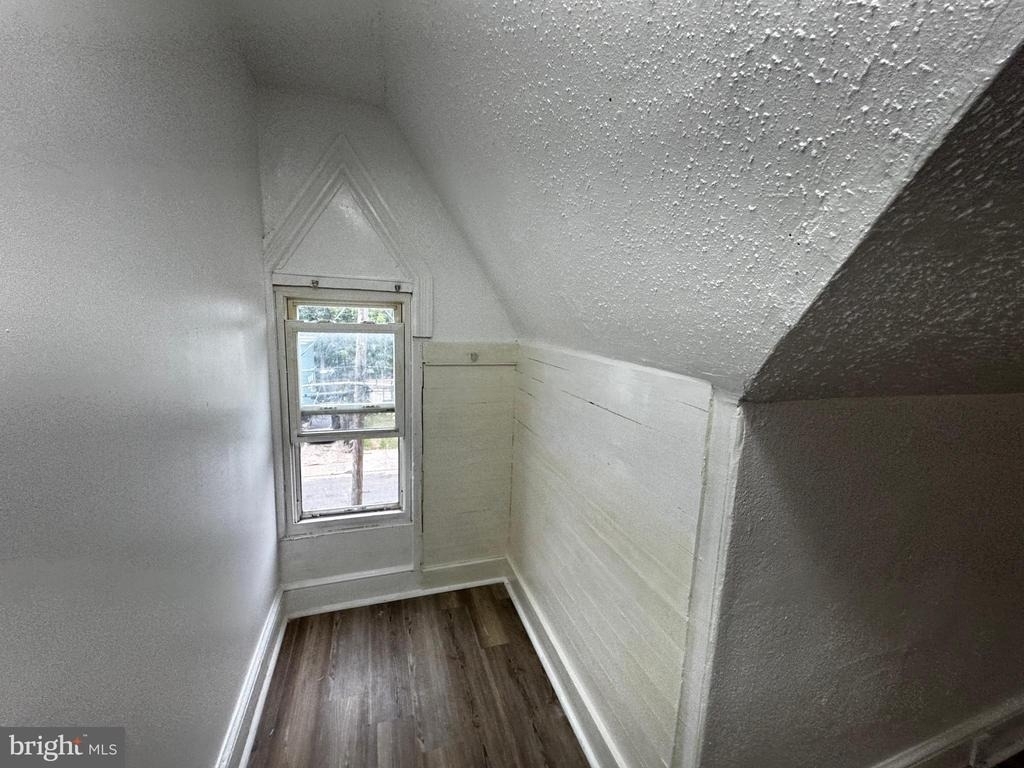 323 E Vine Street - Photo 26