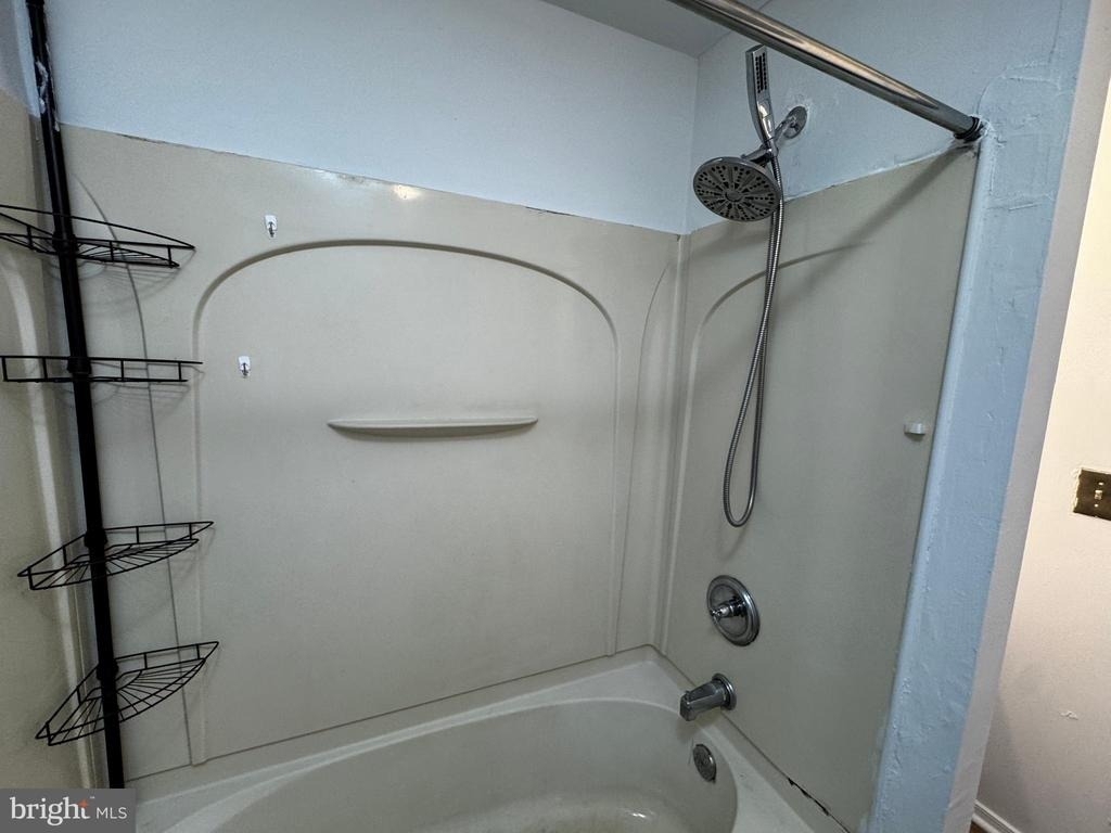 323 E Vine Street - Photo 14