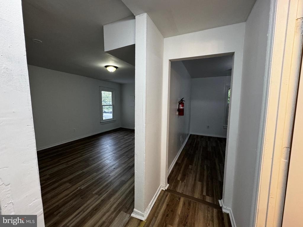 323 E Vine Street - Photo 9