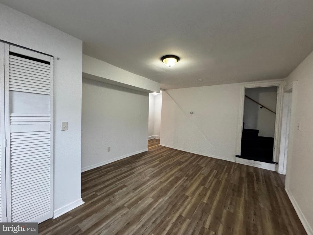 323 E Vine Street - Photo 15