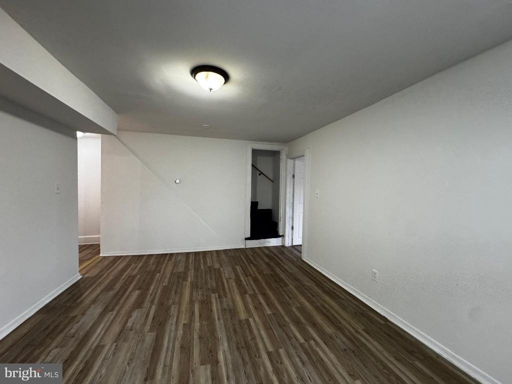 323 E Vine Street - Photo 16