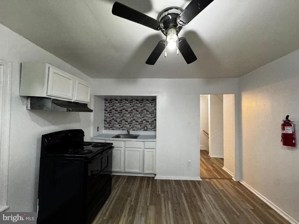 323 E Vine Street - Photo 3