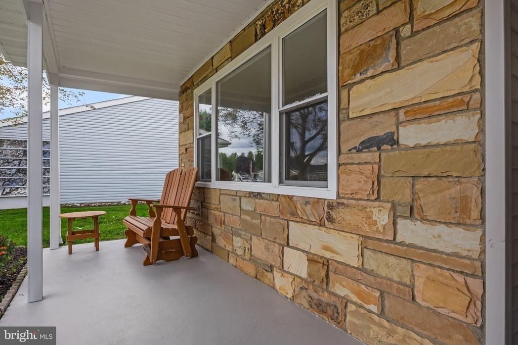 109 Huntington Drive - Photo 3