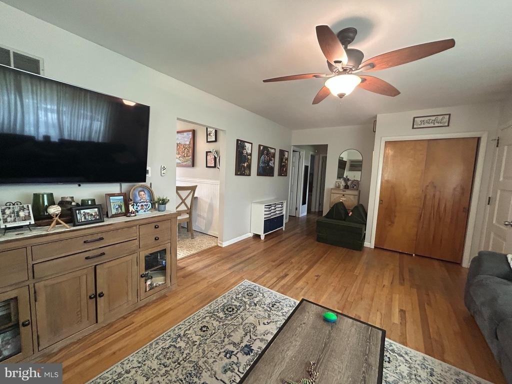 551 French Street - Photo 2