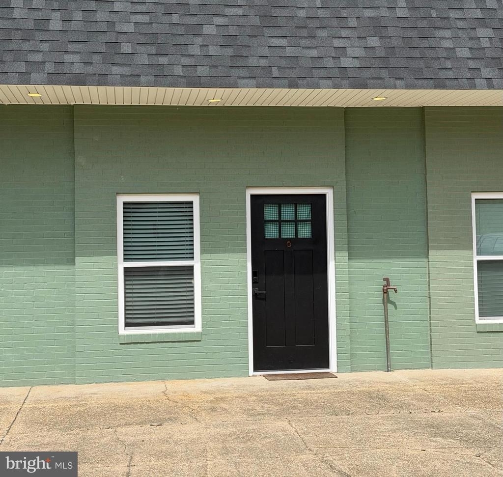 17476 Piney Point Road - Photo 0