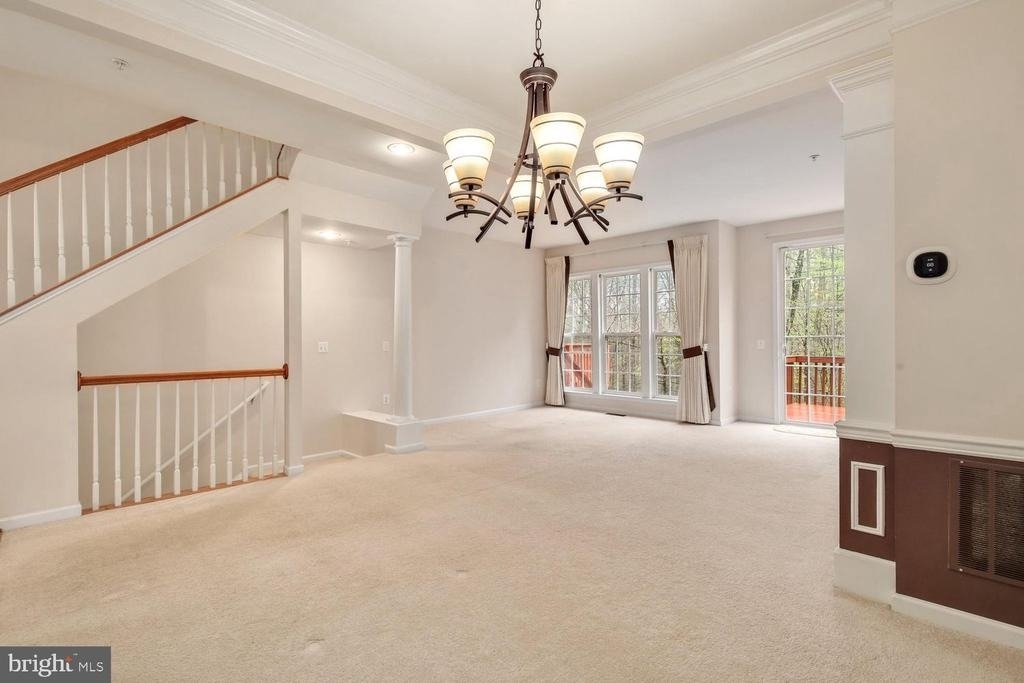 19421 Rayfield Dr - Photo 0