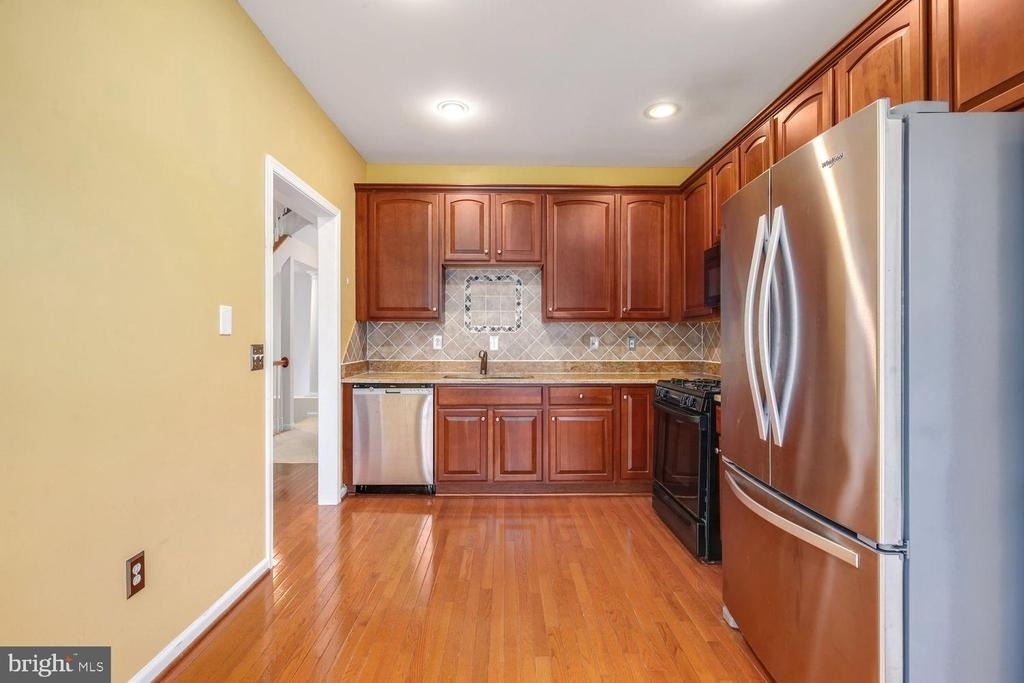 19421 Rayfield Dr - Photo 12