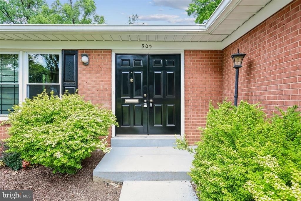 903 Annmore Drive - Photo 2