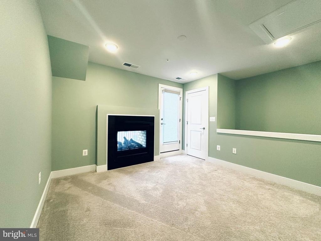 1009 Rockwell Avenue - Photo 33