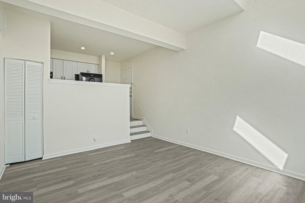 1611 Carriage House Terrace - Photo 6