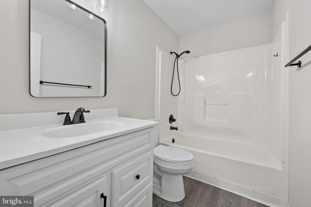 6356 Ducketts Lane - Photo 9